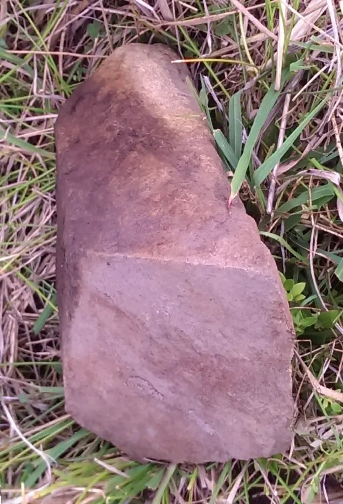 Figure 7 (Sandstone - shaped stones)