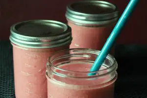 Top 20 Superfood Smoothies - Peach Raspberry