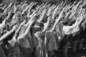 build-your-own-american-how-us-government-manipulating-americas-youth-southington-connecticut-school-children-pledge-allegiance-flag-1942