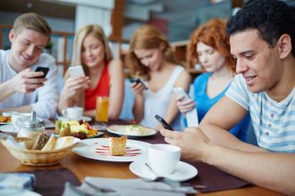 smartphones-are-dumbing-us-down-fb